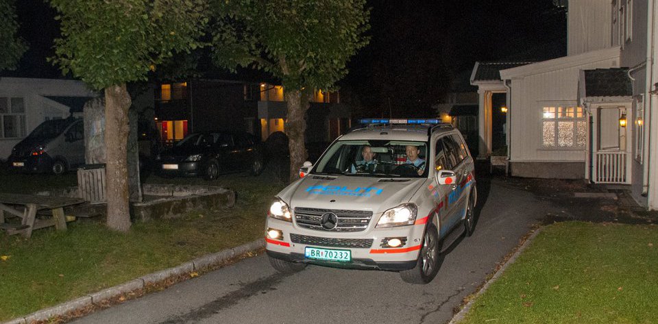 Tre jenter gikk onsdag kveld til angrep på en enslig jente ved Hvalstad transittmottak i Asker. Ingen skal ha blitt fysisk skadet i hendelsen. 		