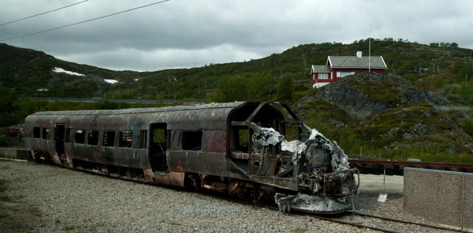 To togsett brant opp på Hallingskeid. 	